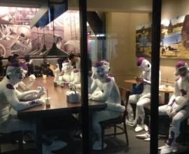 [轉貼]萬聖節的夜晚日本街頭不平靜，澀谷妖魔鬼怪、群魔亂舞...