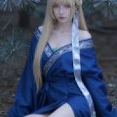 Phantom in the Mountains，A girl with blonde hair in front of a tree branch.