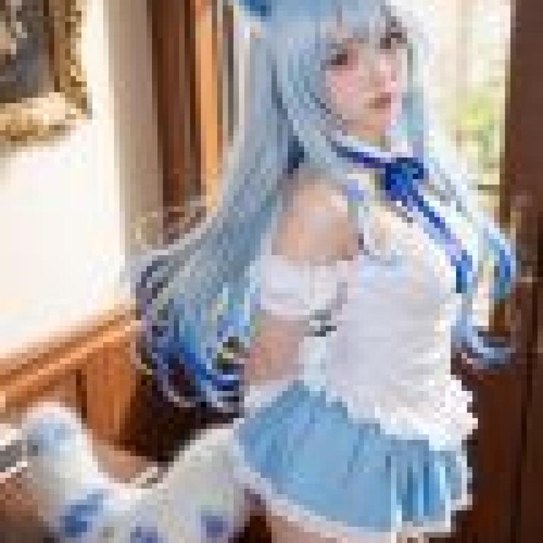 Magic Memories，A little girl in cosplay cat ears.