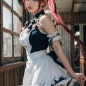手機桌布，Airi Queens Blade，寫實，打扮成女僕的女人。