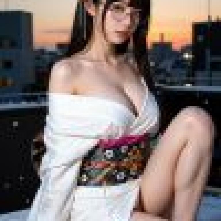 Beautiful photographer，Model with flower in hair and glasses.