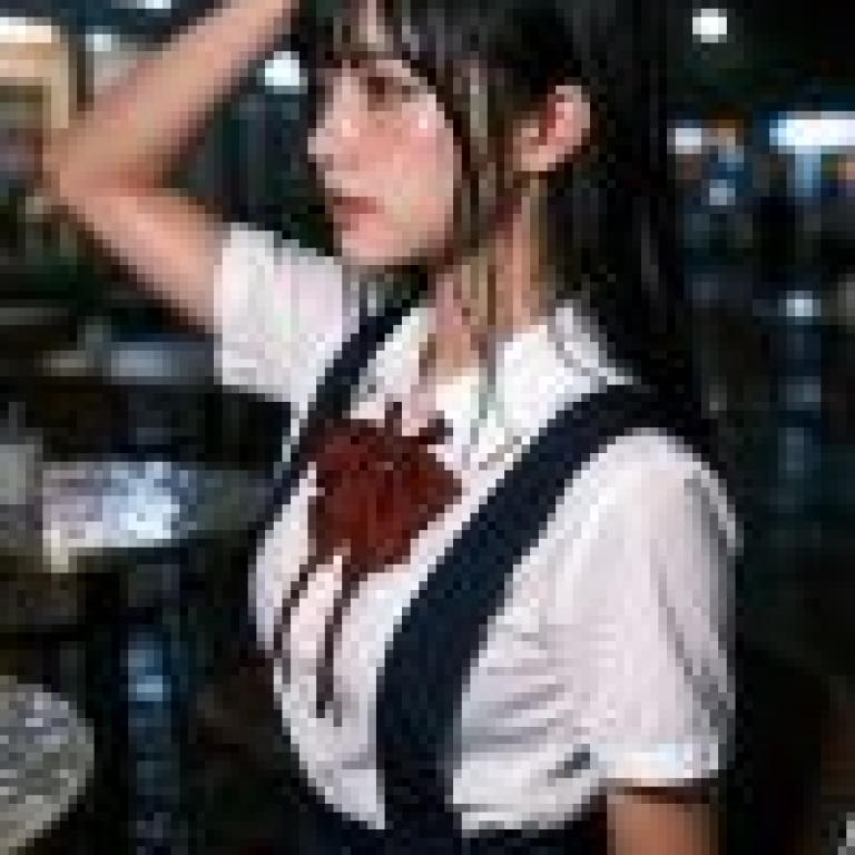街頭美女，雨中少女。