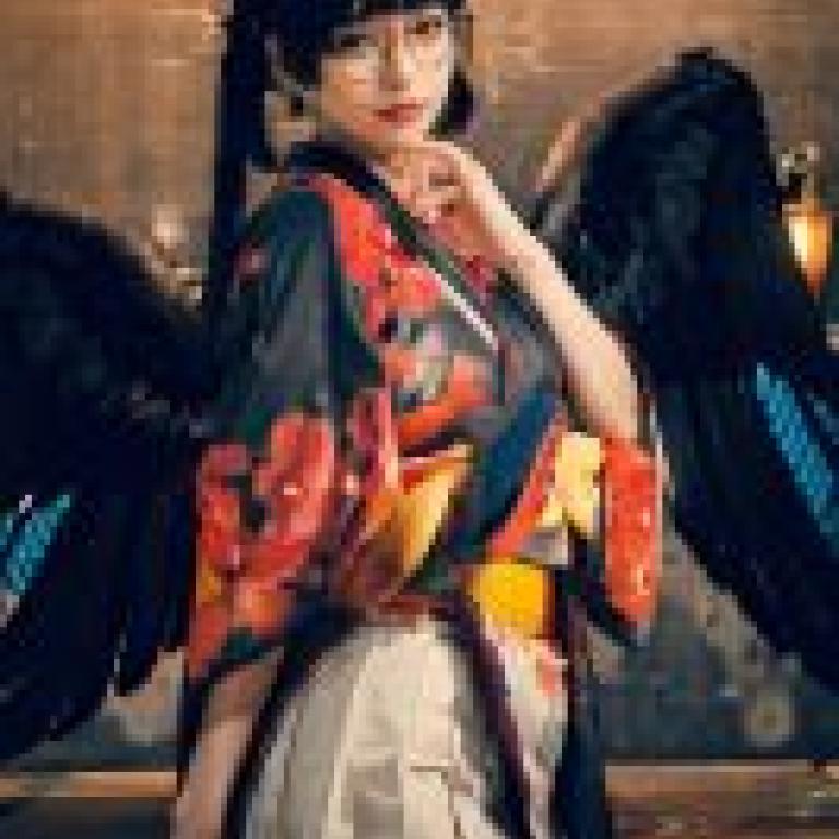 Nyotengu Traditional，Dead or Alive，A girl in wings poses with one hand on her chin.