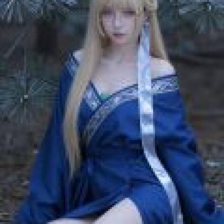 Phantom in the Mountains，A girl with blonde hair in front of a tree branch.