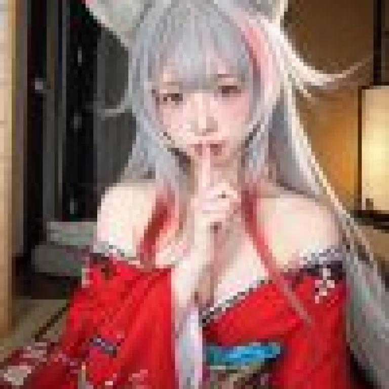 Charming Kimono，A girl with a cat ears on.