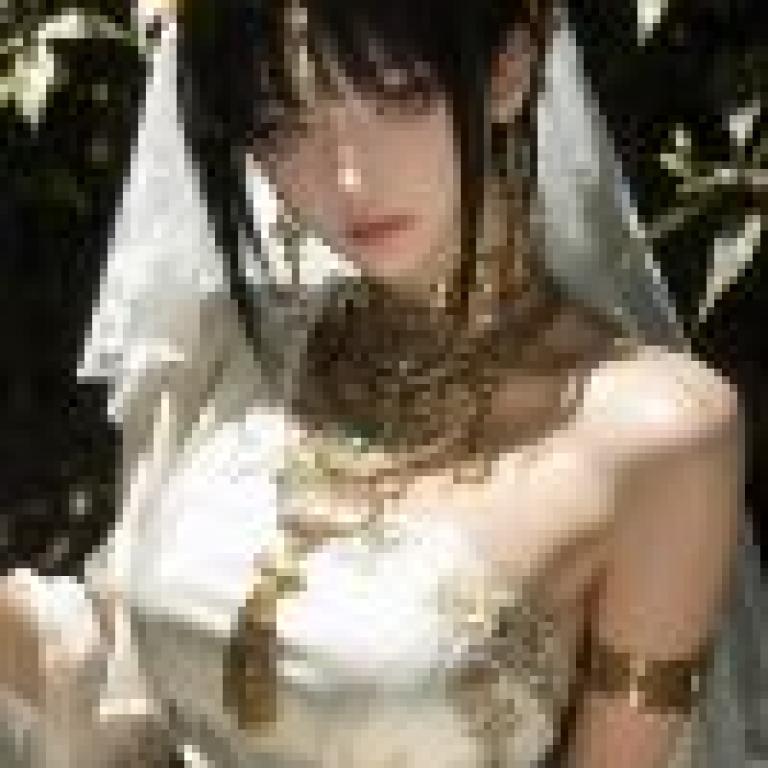 parallel，A woman wearing white and gold dress with flowers in her hair.
