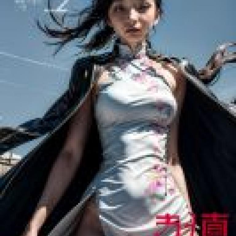 Mobile wallpaper， Fumi Kanno， Megami Tensei， Realism， Wind magazine cover model wearing a dress