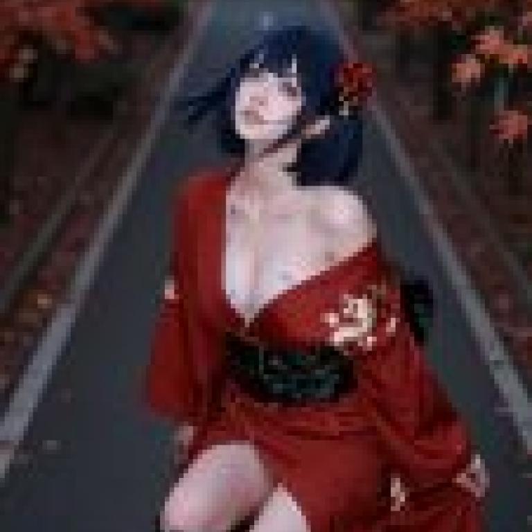紅衣女妖，身穿紅色和服的亞洲女子。