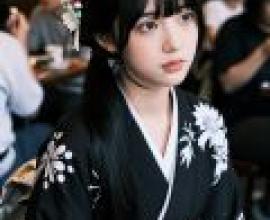 ZIT 01，A woman with black hair and white flowers in her hair.