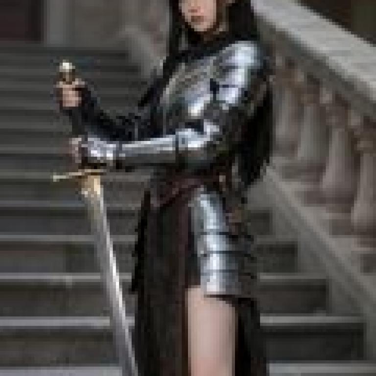 復興公主，身穿盔甲的女子。