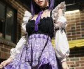 Mobile phone wallpaper， falling in love with dress-up doll， Kitagawa Umimu， realistic， purple temptation of gothic girl