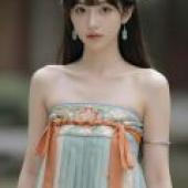 A chance encounter with a beautiful dream，A woman with earrings and a flower in her hair.