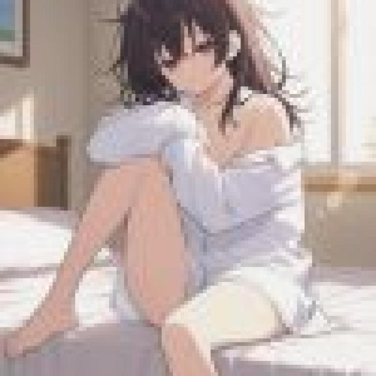 Leisurely memories，Girl sitting on the bed.