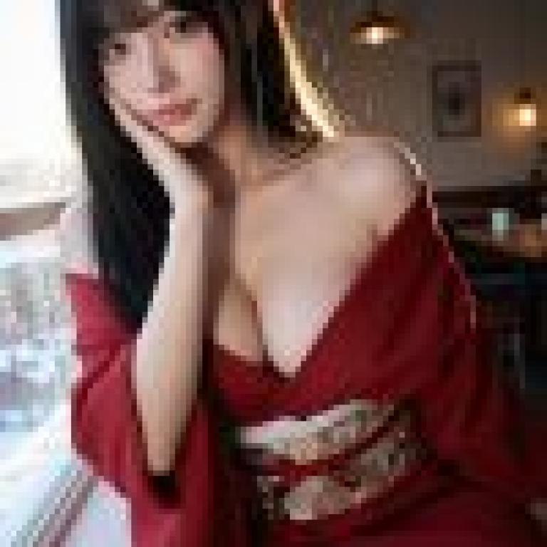 Beautiful Fantasy，Model for red dress.