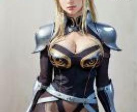 Isis Petrovna Elenskaya，一位身穿盔甲的女子登上了《Massively》雜誌的封面。