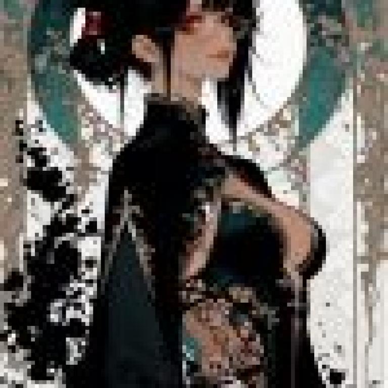 身穿黑色和服的動漫女孩。