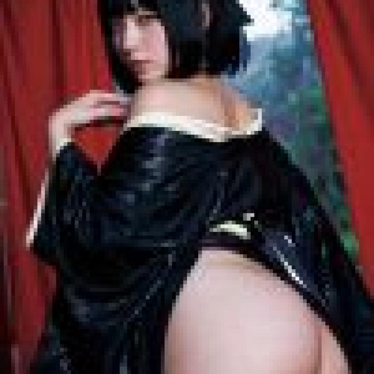 故事中的和服，一位穿著和服的亞洲女性。