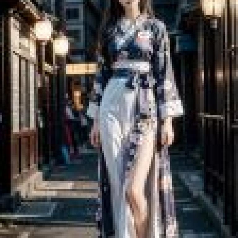 Mobile phone wallpaper， Korean-style long-legged beauty photos， real people， Yukata Phantom: a combination of classic and modern