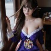 ZIT TRY01，Asian girl in purple dress with flower.
