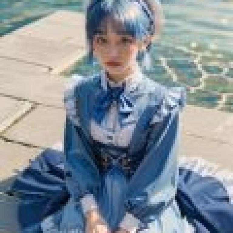 Kamisato Ayaka Genshin Impact，A girl in blue sitting on the edge with a lake behind her.