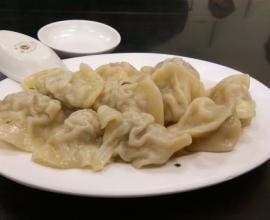 [菜單MENU][台中] 山東餃子牛肉麵館 --- 牛肉麵.酸辣湯.餃子 (2016年12月24日)