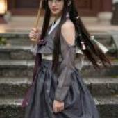 When I was in school，A girl is wearing a kimono.