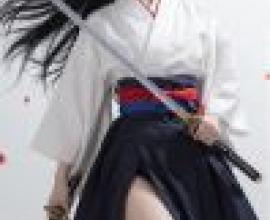 Samurai Girl，A girl holding a sword.