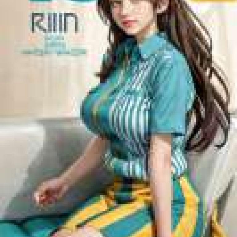 Shimanami Nayuka Saimin Soku Yari Gakuen，Model girl is wearing a blue dress.