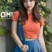 Mobile phone wallpaper， female Mario， sexual transformation of Mario， mario girl， realistic， colorful reality