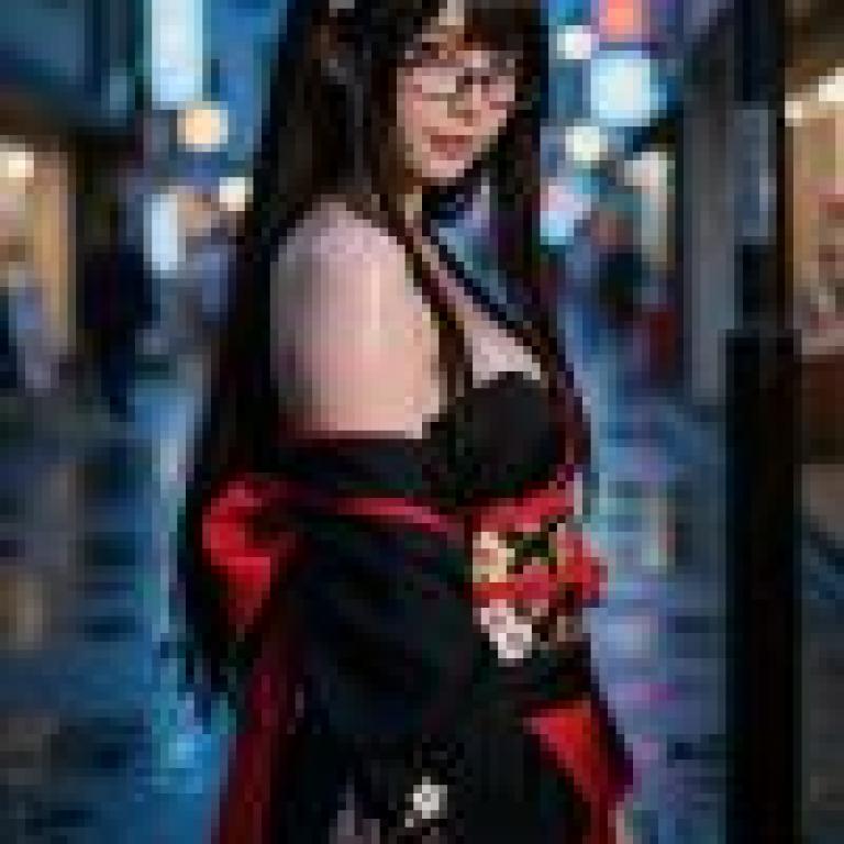kimono，Asian girl in black dress.
