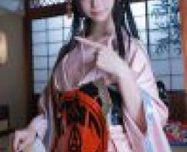 Beautiful Fantasy，Japanese woman with black hair and pink kimono.