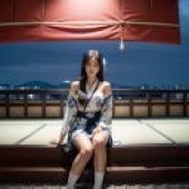 Red and white kimonos -free tablecloth download 
