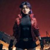 Misato Katsuragi，Neo Gnesis Evangelion，A woman in an outfit that is purple and red with one hand on her hip.