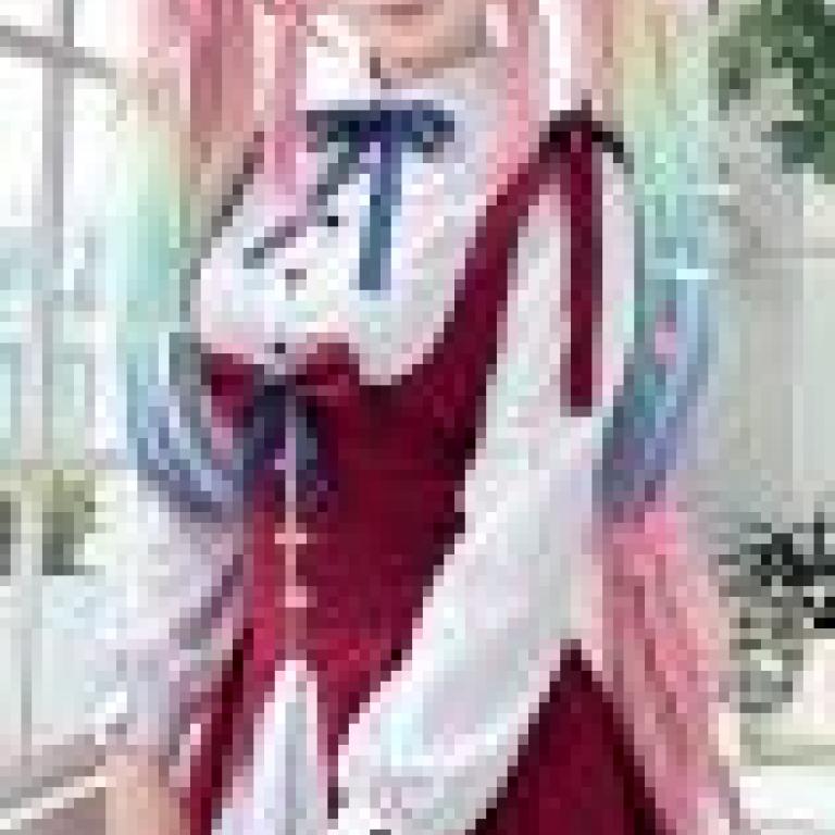 beauty，A young girl wearing a pink and blue costume.