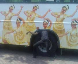 [搞笑]人車附體