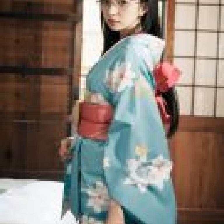 Araragi Tsukihi， Monogatari Series，A woman in a kimono.