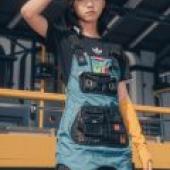 Susie Zenless Zone Zero，A girl in an apron and goggles.