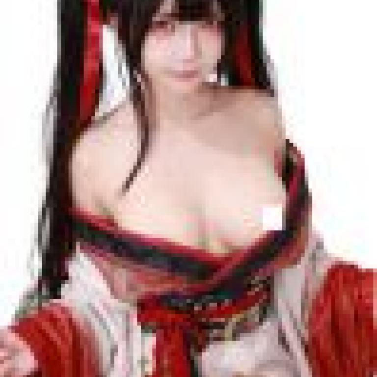 Ancient Fantasy，Asian women with red bow in hair， no shirt.