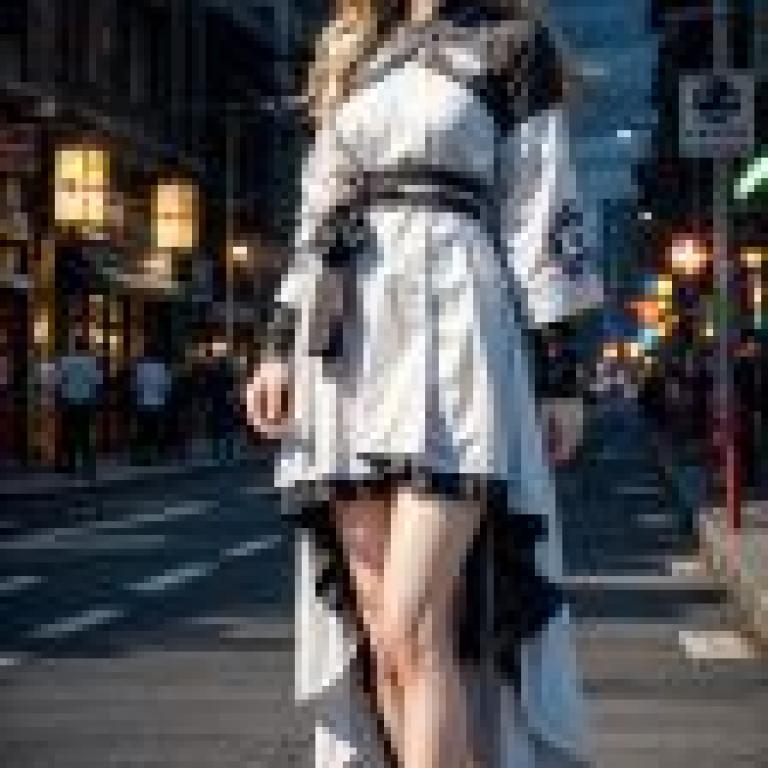 Mobile phone tablecloth， photos of Korean-style long-legged beauties， real people， Japanese-style ladies: gorgeous Hanfu and yukata