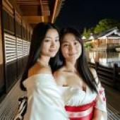 和服夜影：夜色中的白裝和服女子，水邊夜光，桌布免費送