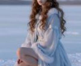 Snow Princess，A pretty woman in blue.
