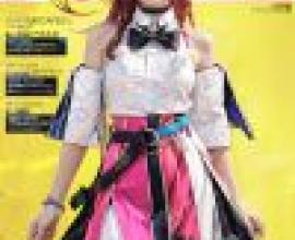Asta Honkai Star Rail，A woman with red hair and pink