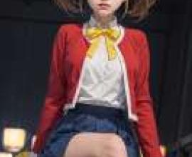 丹諾拉友親，即死，綁著馬尾的女孩。