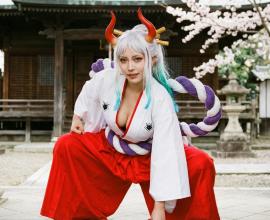 Felo ai + nano banana pro 產生 海賊王 性感大和 真人版桌布 測試