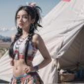 Sexy print and peaceful girl， beautiful girl， Typi Night， Desert Phantom