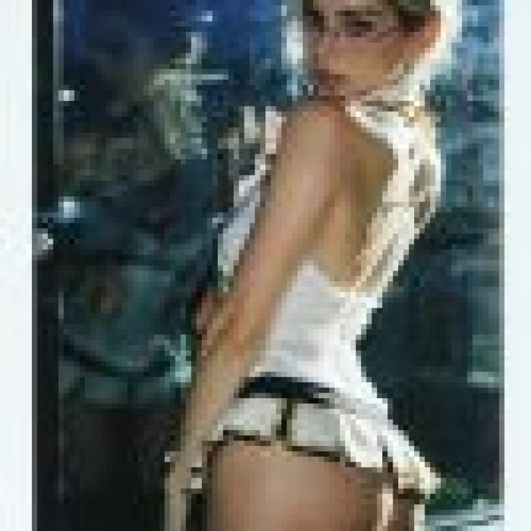 girls，A woman in glasses posing by the window.
