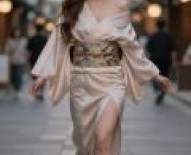 My imagined trip to Japan，A woman in kimono walking.