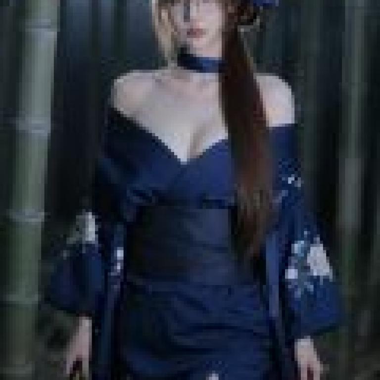 Alluring female assassin，Woman in kimono with long hair holding knife.
