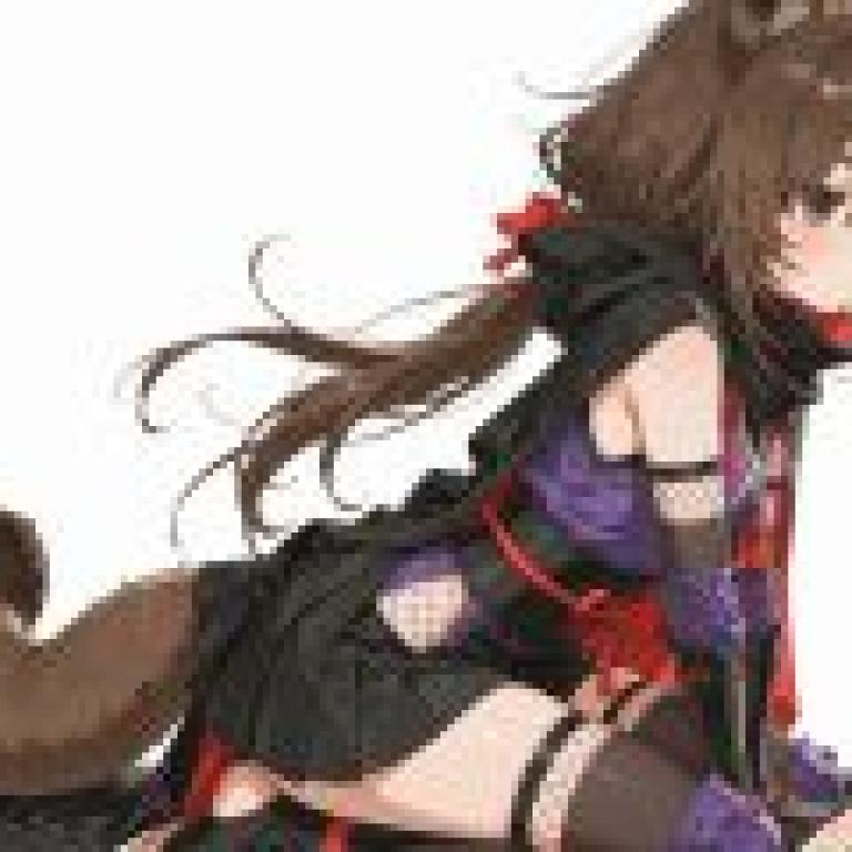 女貓忍者，身穿紫色服裝，長著棕色耳朵。