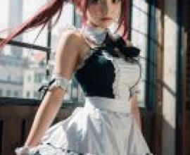 Mobile wallpaper， Airi Queens Blade， Realistic， There is a red-haired girl on the cover of Datar magazine.